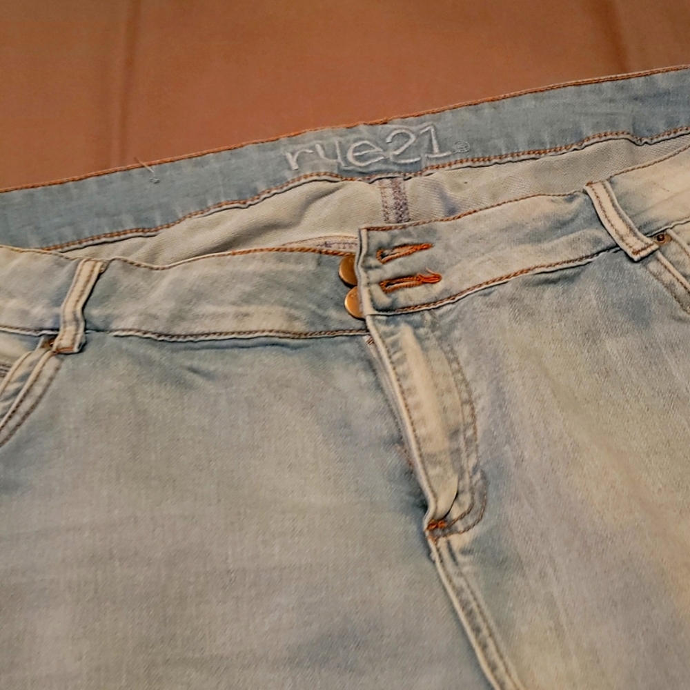 Distressed women's jeans